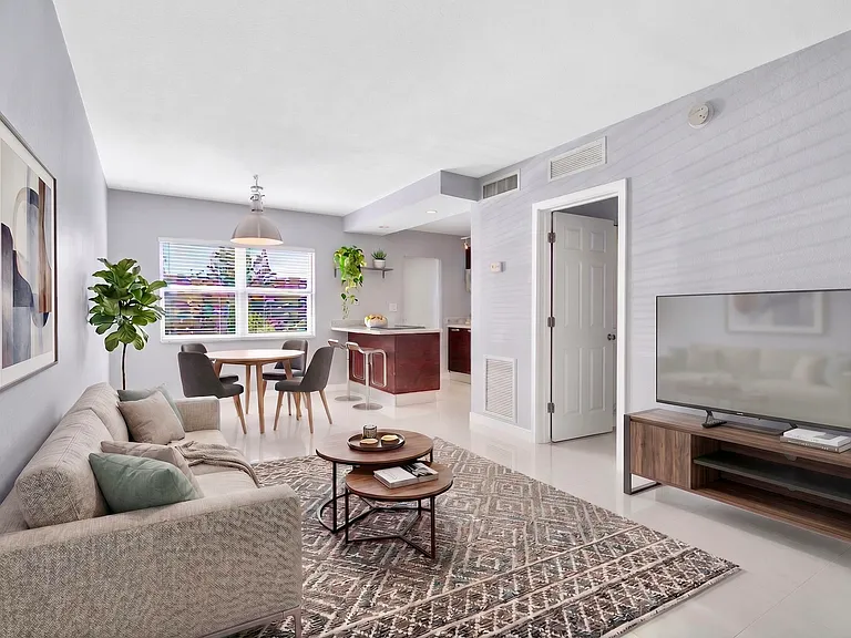 416 NE 15th Ave #1 — Photo 3
