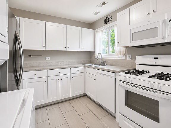 4th image of 1009 Bayside Dr