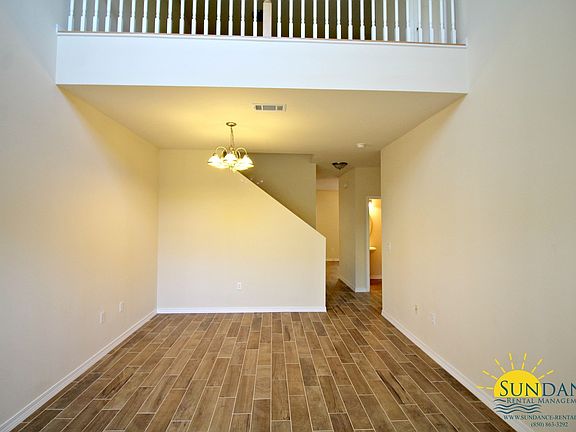 2nd image of 1547 Bentley Cir