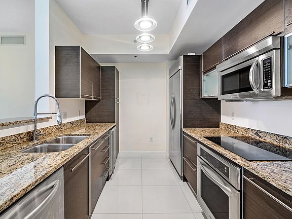 4th image of 550 Okeechobee Blvd APT 1517