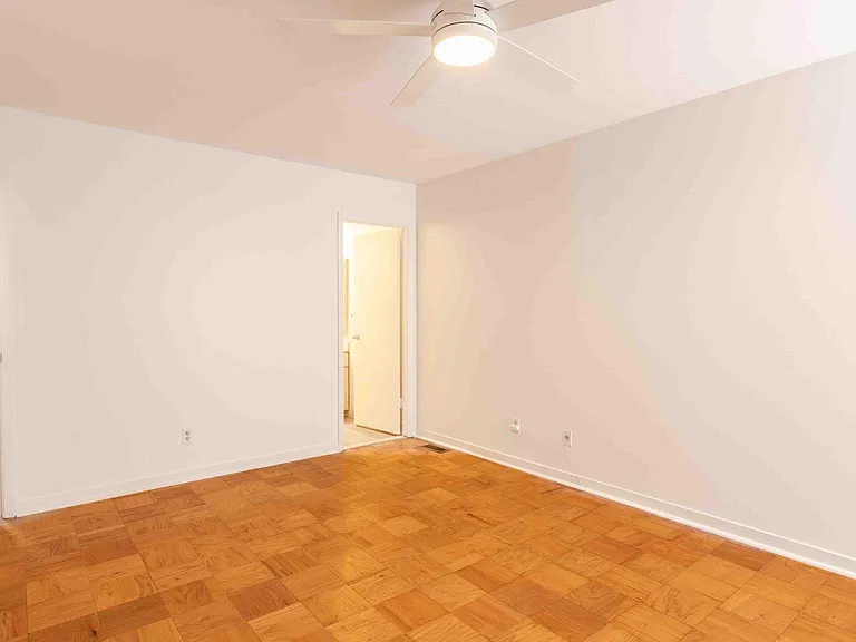 29 Stonehenge Cir #2 — Photo 25