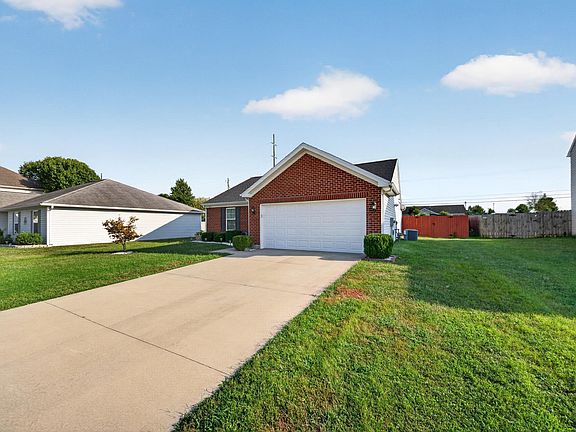 2nd image of 817 Candlestick Ct