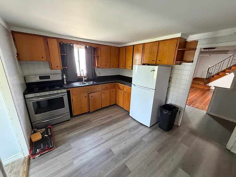 64 Hill St — Photo 10