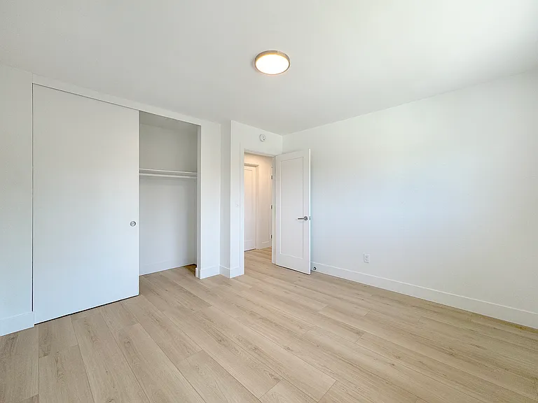776 W Wilson St — Photo 9