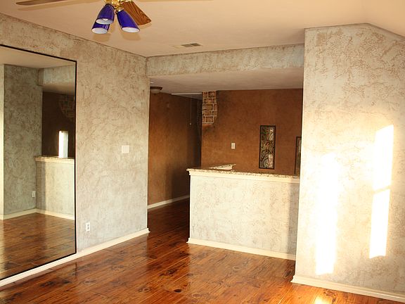5th image of 10361 Castle Dr