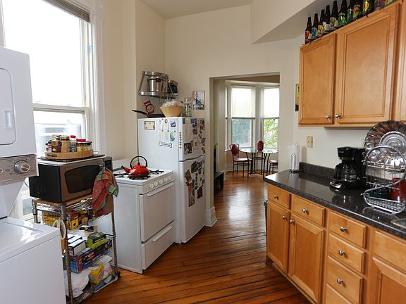 3rd image of 2403-05 W Homer St #3W