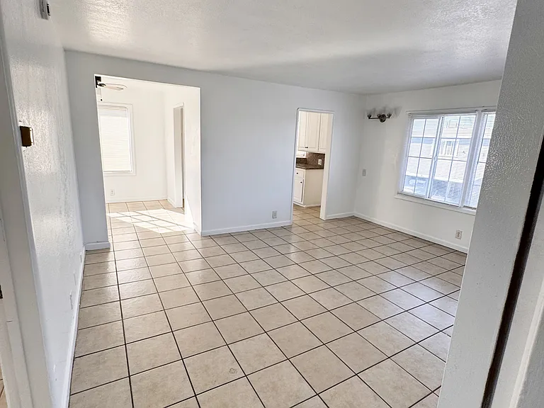 6323 Flora Ave #D — Photo 9