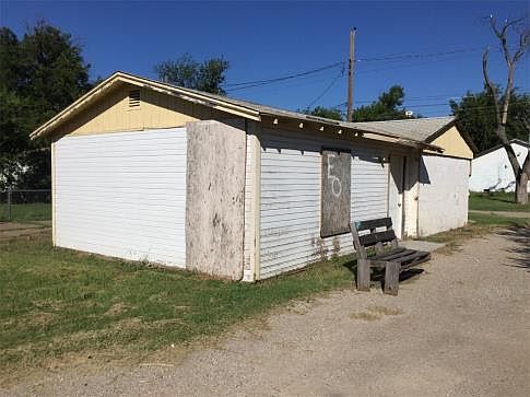 2nd image of 2202 Kemp Blvd