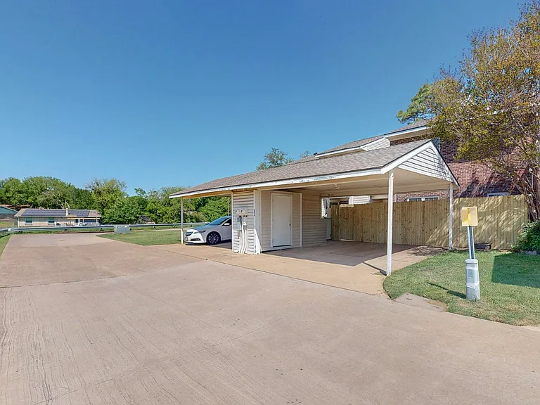 846 Creekside Dr — Photo 21