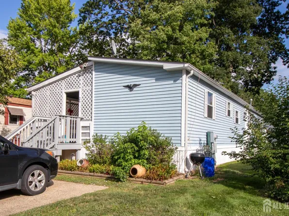 26 Burns Rd, North Brunswick, NJ 08902