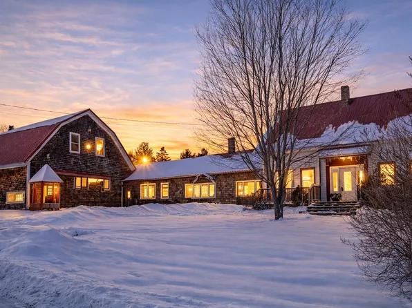 16 Hubbard Road, Canaan, ME 04924