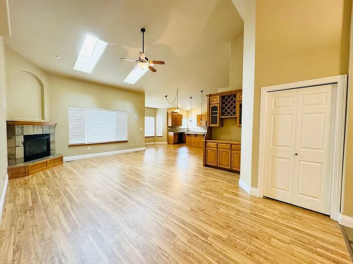 4960 Hornbeam Ct — Photo 5