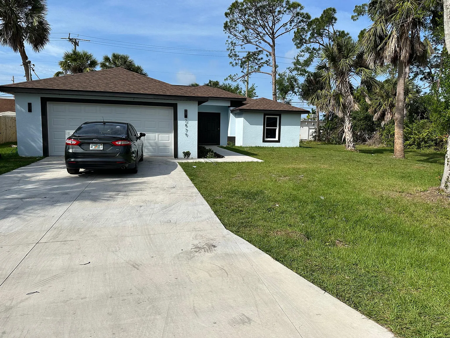2579 Lakeshore Cir — Photo 4