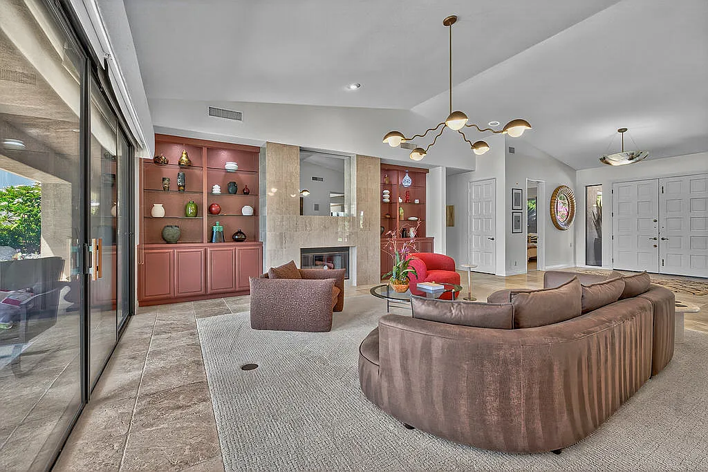 3 bed, 3231 sqft, $10,000 — Photo 3