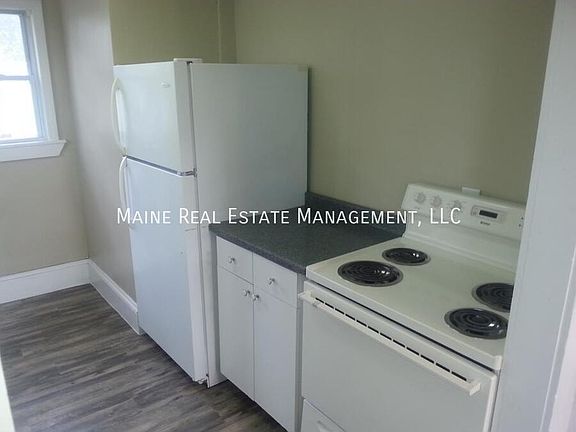 2nd image of 192 Essex St #2