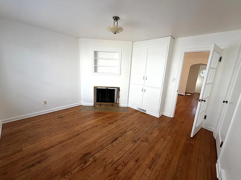 1802 Cedar St — Photo 12