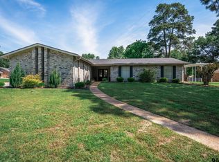 317 E Robinwood Dr, White Oak, TX 75693