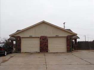 2832 N Nottingham Way, Moore, OK 73160