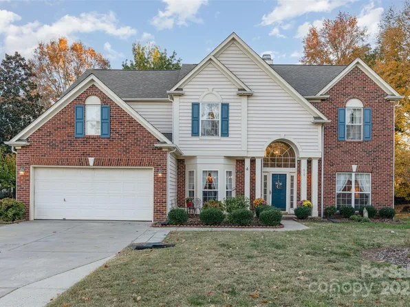 419 Matthews Estates Rd, Matthews, NC 28105