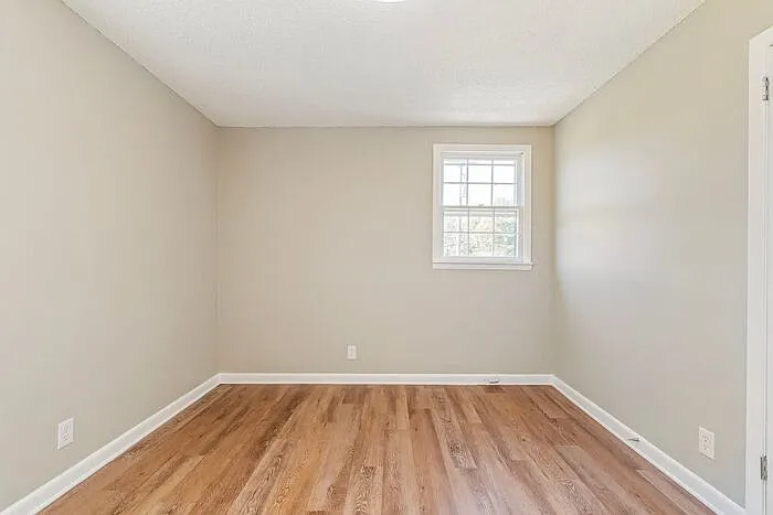 743 McPherson Dr — Photo 15