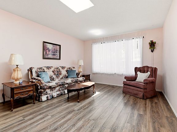 3rd image of 1030 Colborne St E