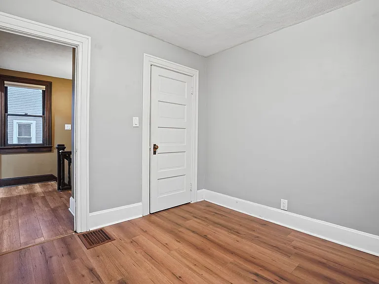76 Commodore St — Photo 25