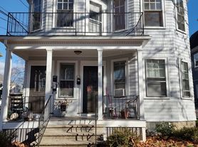 11 Fairfield St