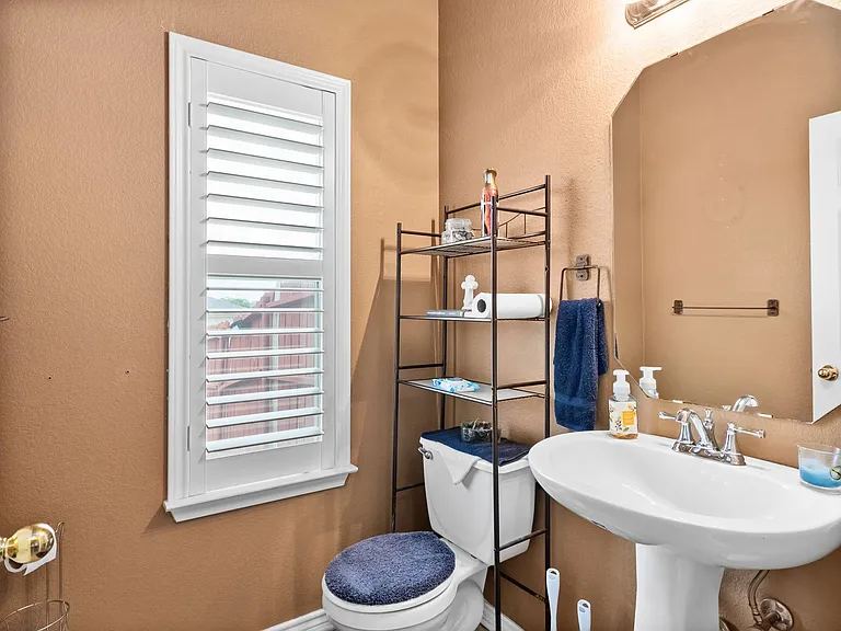 5815 Durango Dr — Photo 8