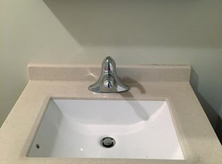 543 Washington St APT 27, Keene, NH 03431