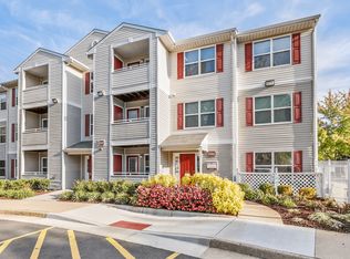 8981 Wood Drift Cir #89104, Manassas, VA 20110