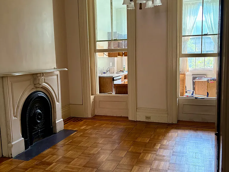 1918 5th Ave #1 — Photo 3
