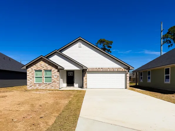 2070 Regent St, Beaumont, TX 77703