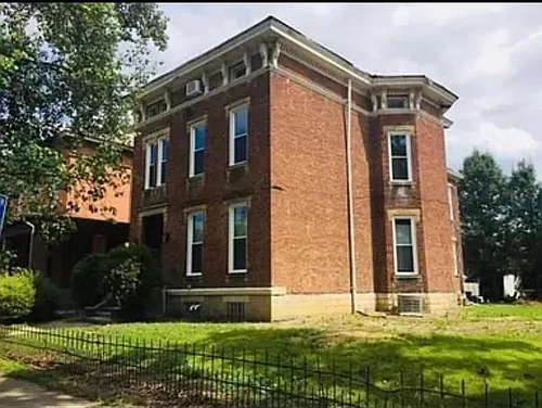 77 Smith Pl Photo 1