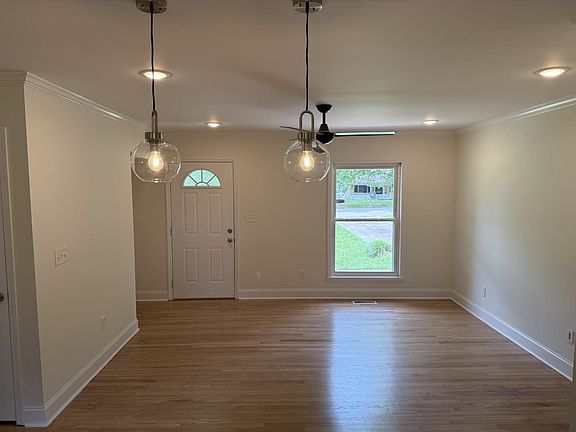 3rd image of 373 Chandler Dr