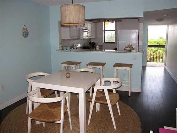 3rd image of 9940 Ocean Dr #408