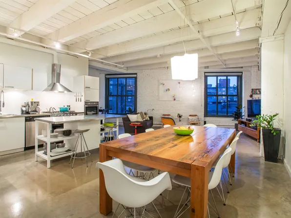 55 Cordova St E #303, Vancouver, BC V6A 0A5