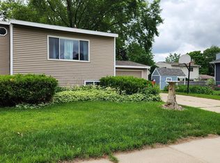 1404 City View Ct NE, Rochester, MN 55906
