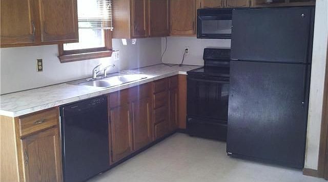 2nd image of 98 Wisteria Dr