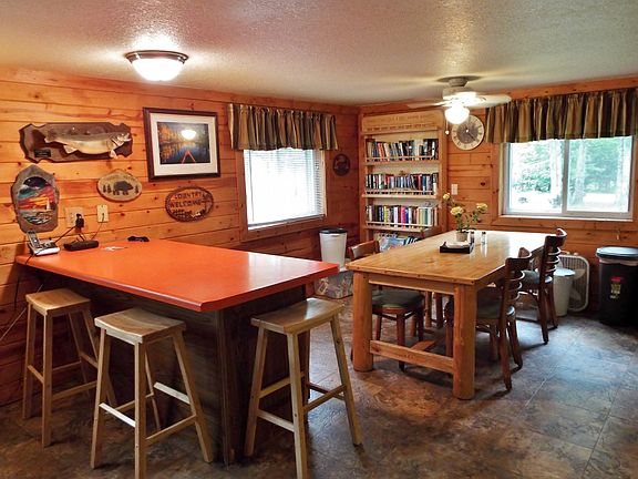 Large eat in kitchen 