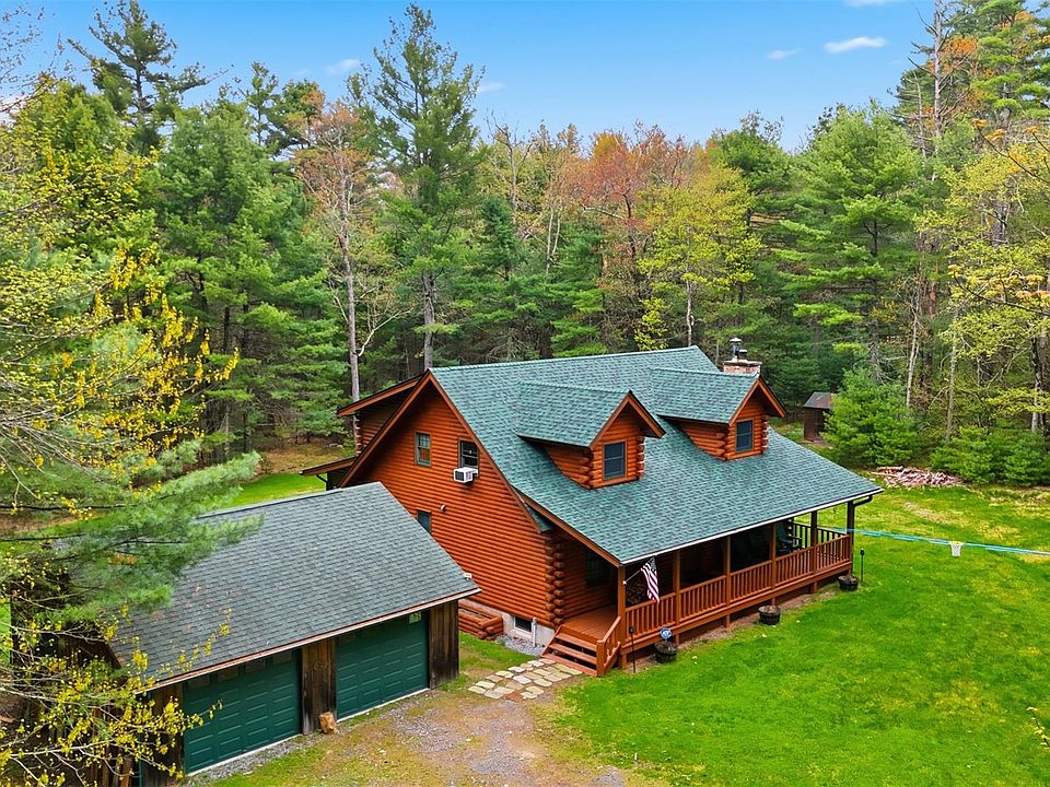 1st image of 924 Forestburgh Road