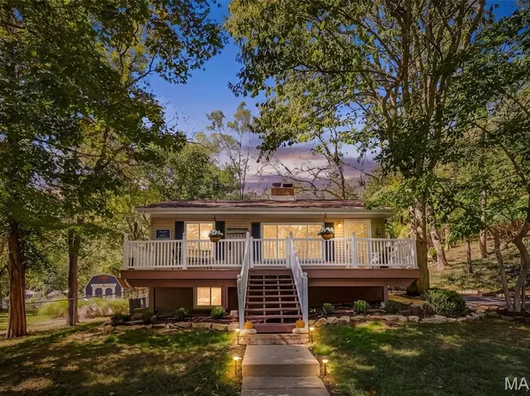 88 S Lake Dr, Hillsboro, MO 63050
