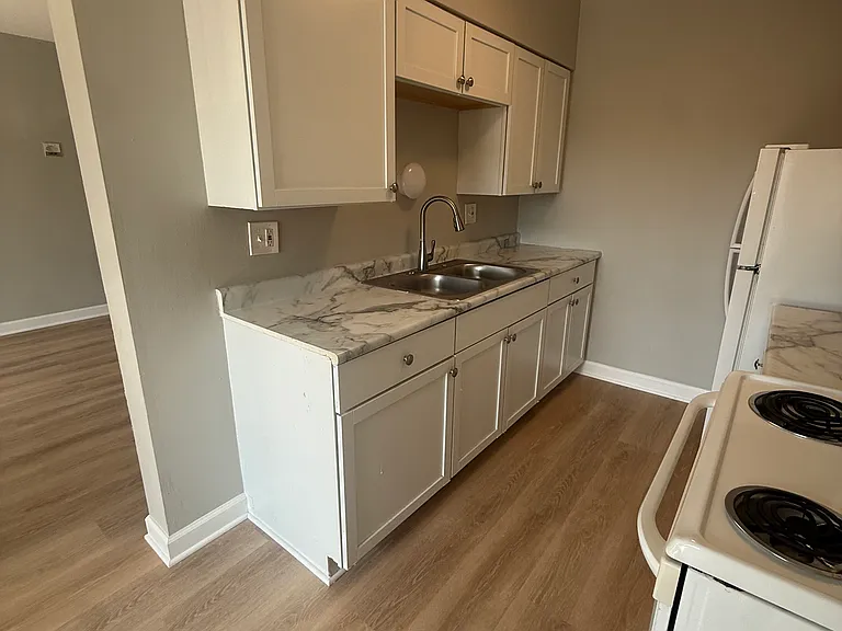 405 E Reed St #15 — Photo 4