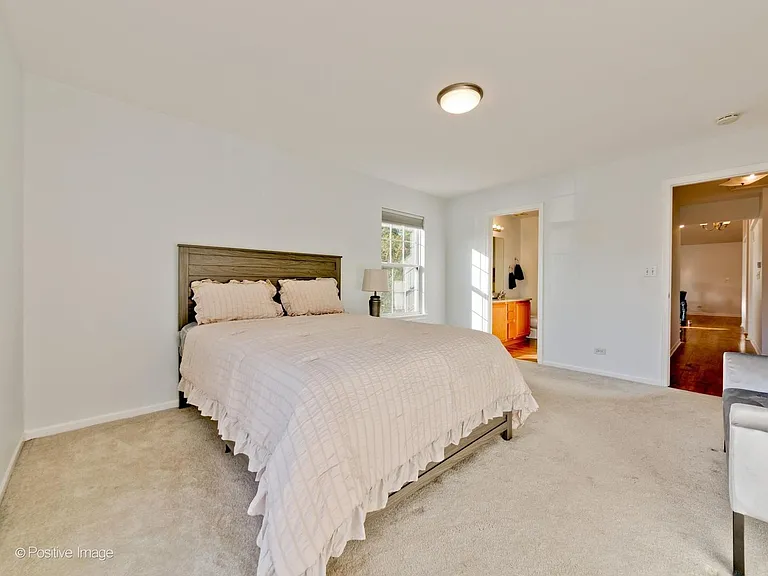 121 Commons Ct — Photo 19