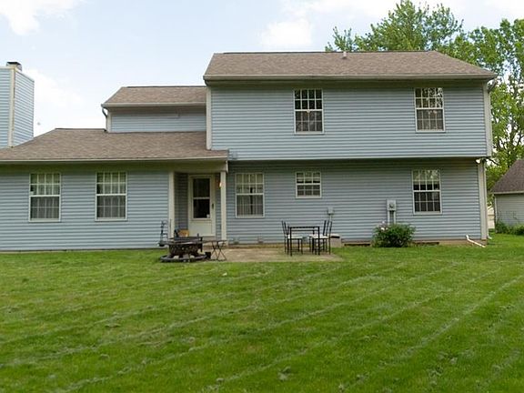 2nd image of 7722 Paddington Ln W