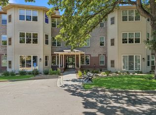 8500 Franlo Rd APT 302, Eden Prairie, MN 55344