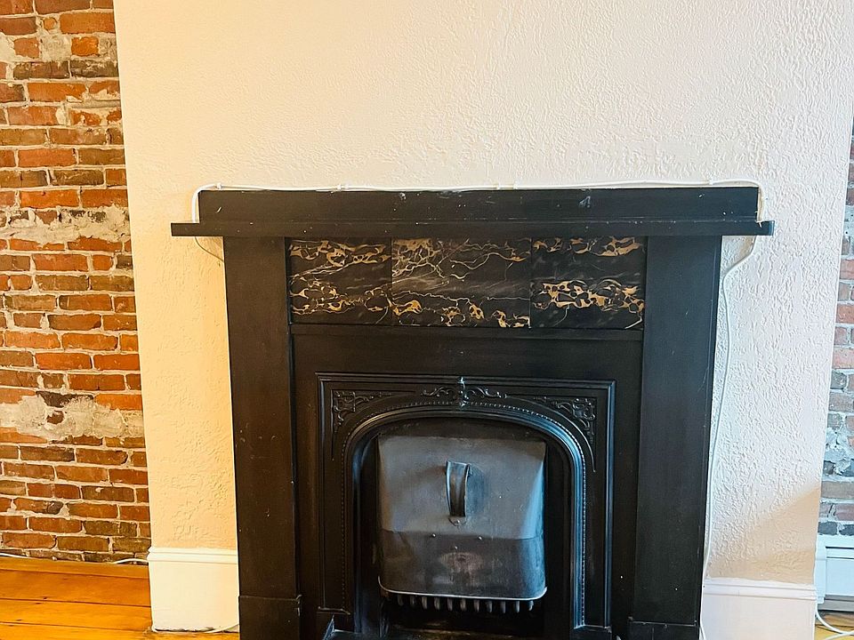 1st image of 300 Essex St APT 8