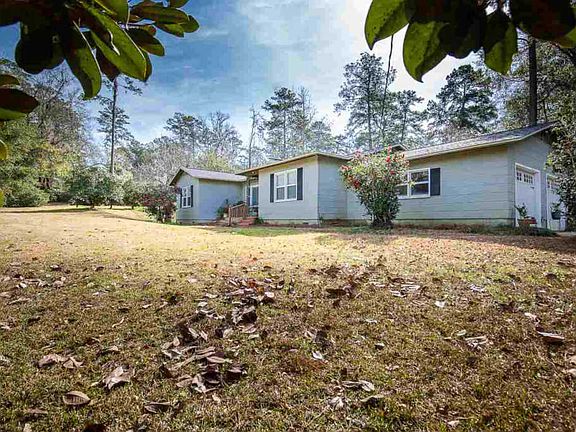 3rd image of 941 Carlton Dr