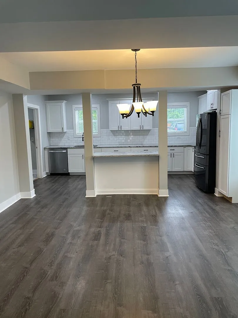 3 bed, 2.5 bath, 1600 sqft, $2,150 — Photo 3