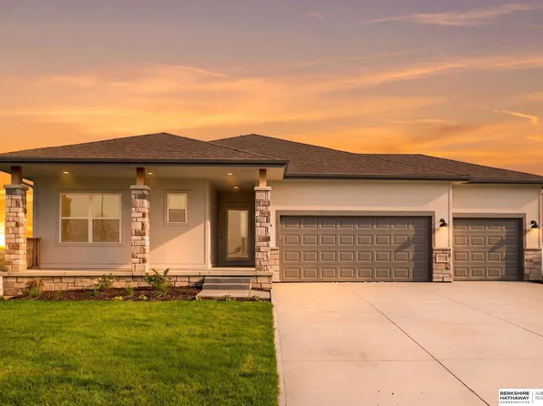 10403 Cimarron St, Papillion, NE 68046