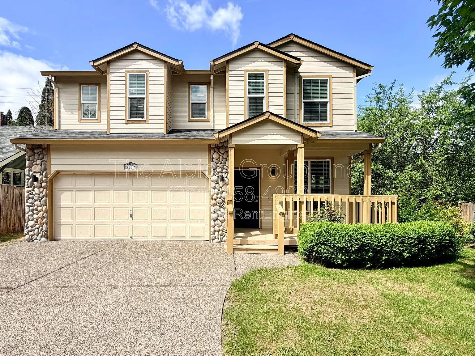 4 bed, 2.5 bath, 2389 sqft, $3,200 — Photo 1